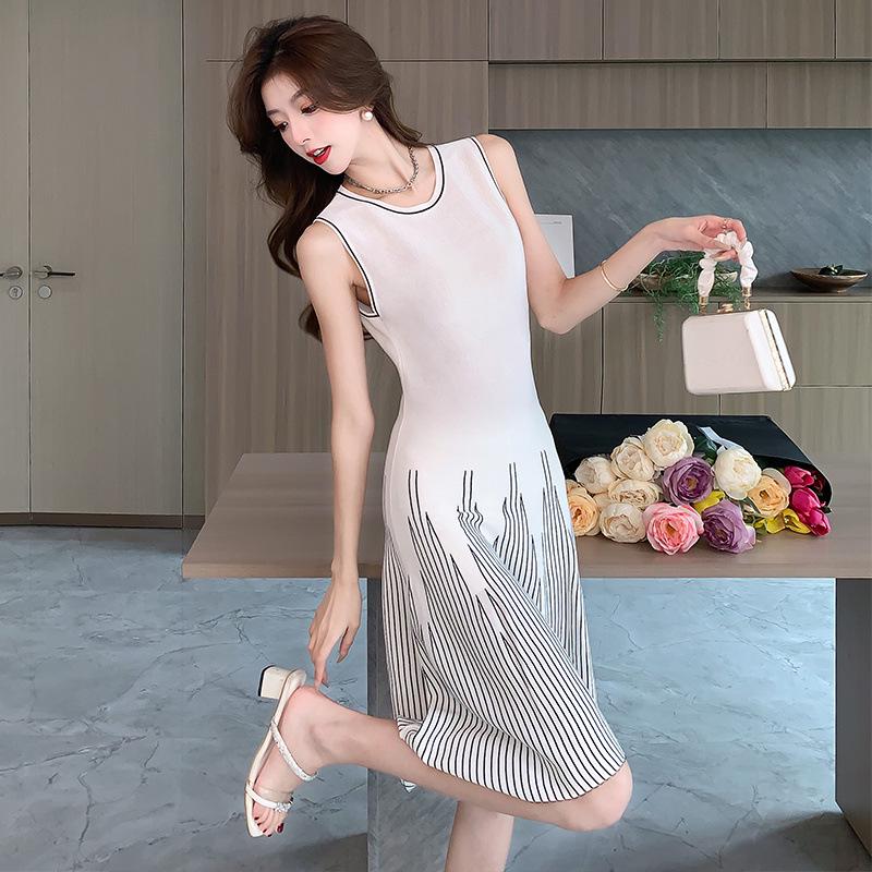 Women's French-Style Sleeveless Knit Dress - Petite Waist-Cinched, Slimming A-Line Vest, Summer New Arrival