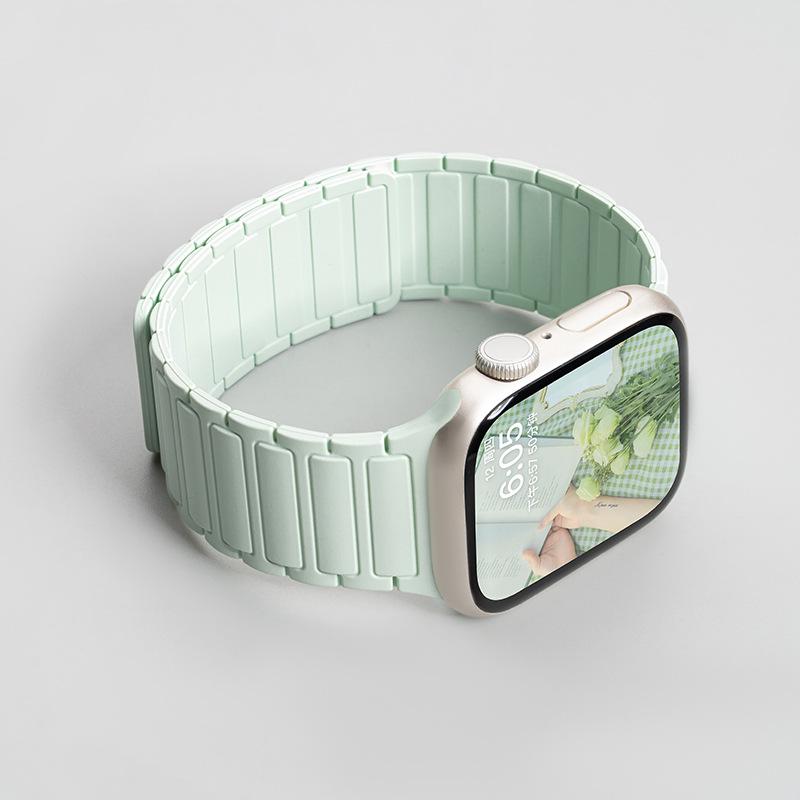 Jingyi Silicone Strap for Apple Watch S7/S8/S9/S11 and iWatch10 with Magnetic Closure