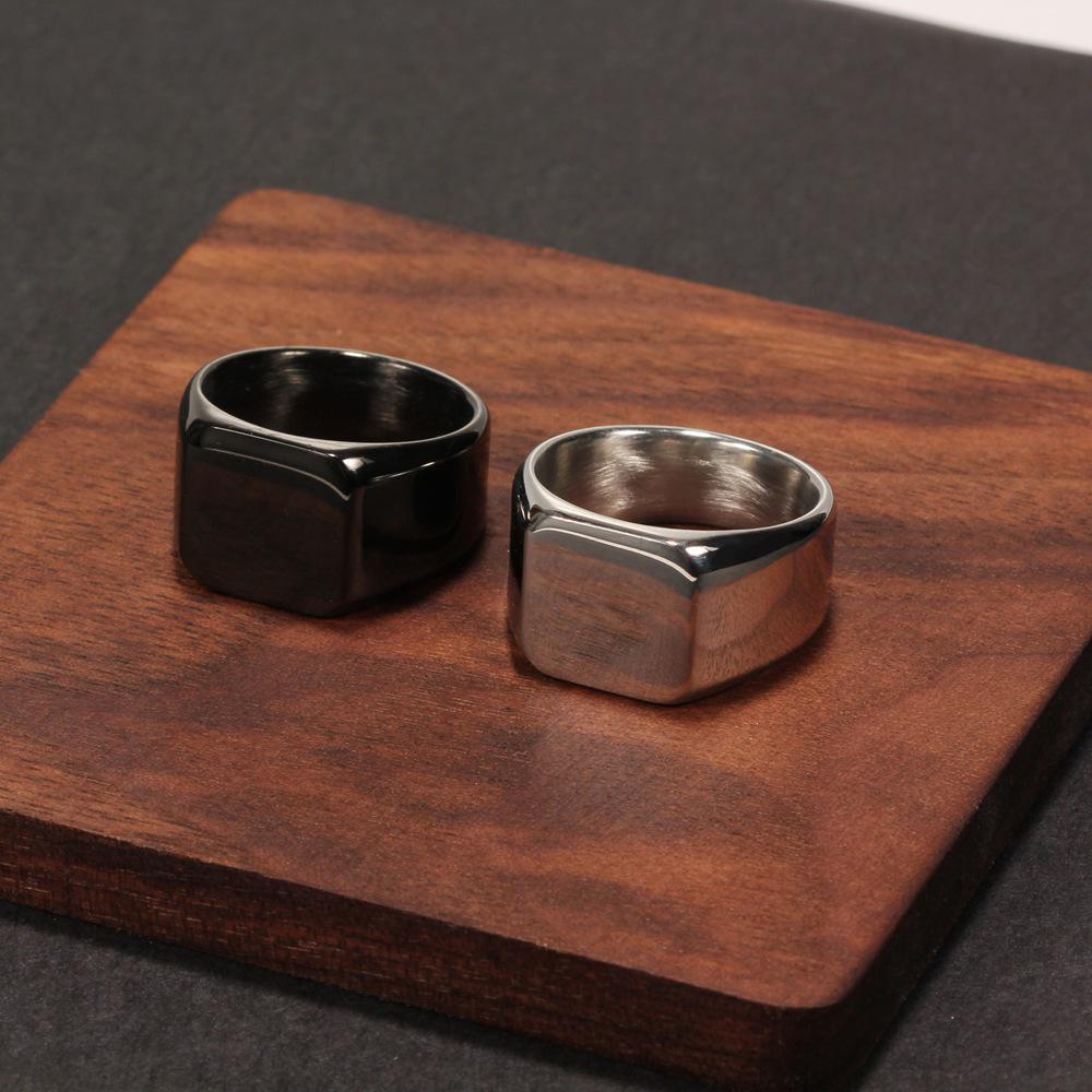 Trendy European-American Square Men's Ring In Smooth Titanium Steel