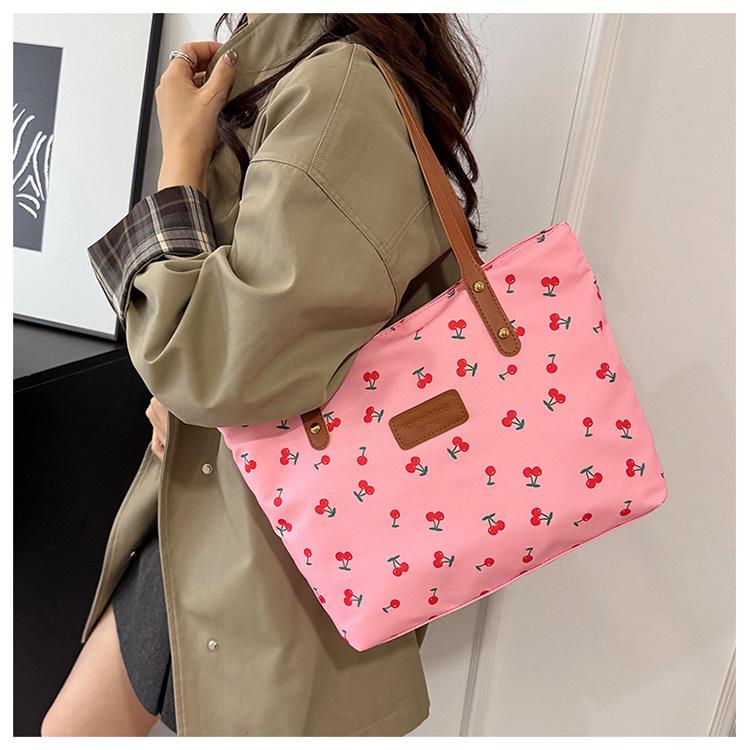 Cherry Tote: Stylish, Large Capacity Shoulder Bag for Women (2026) розовый