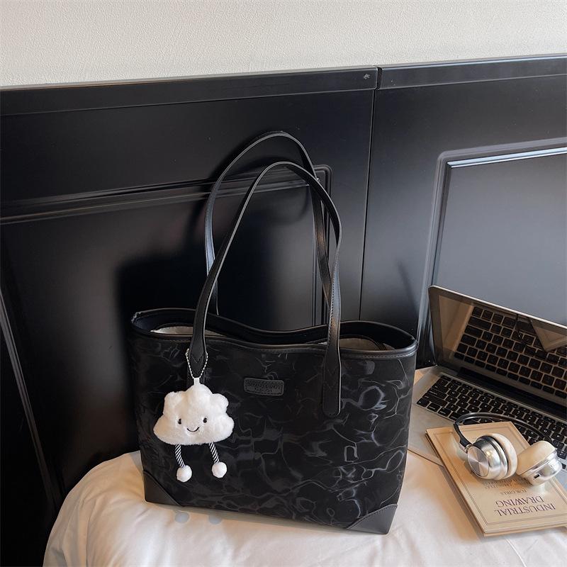 Fashion and Leisure Large-capacity Bag Women's New Simple Pendant Solid Color Tote Bag Shoulder Storage