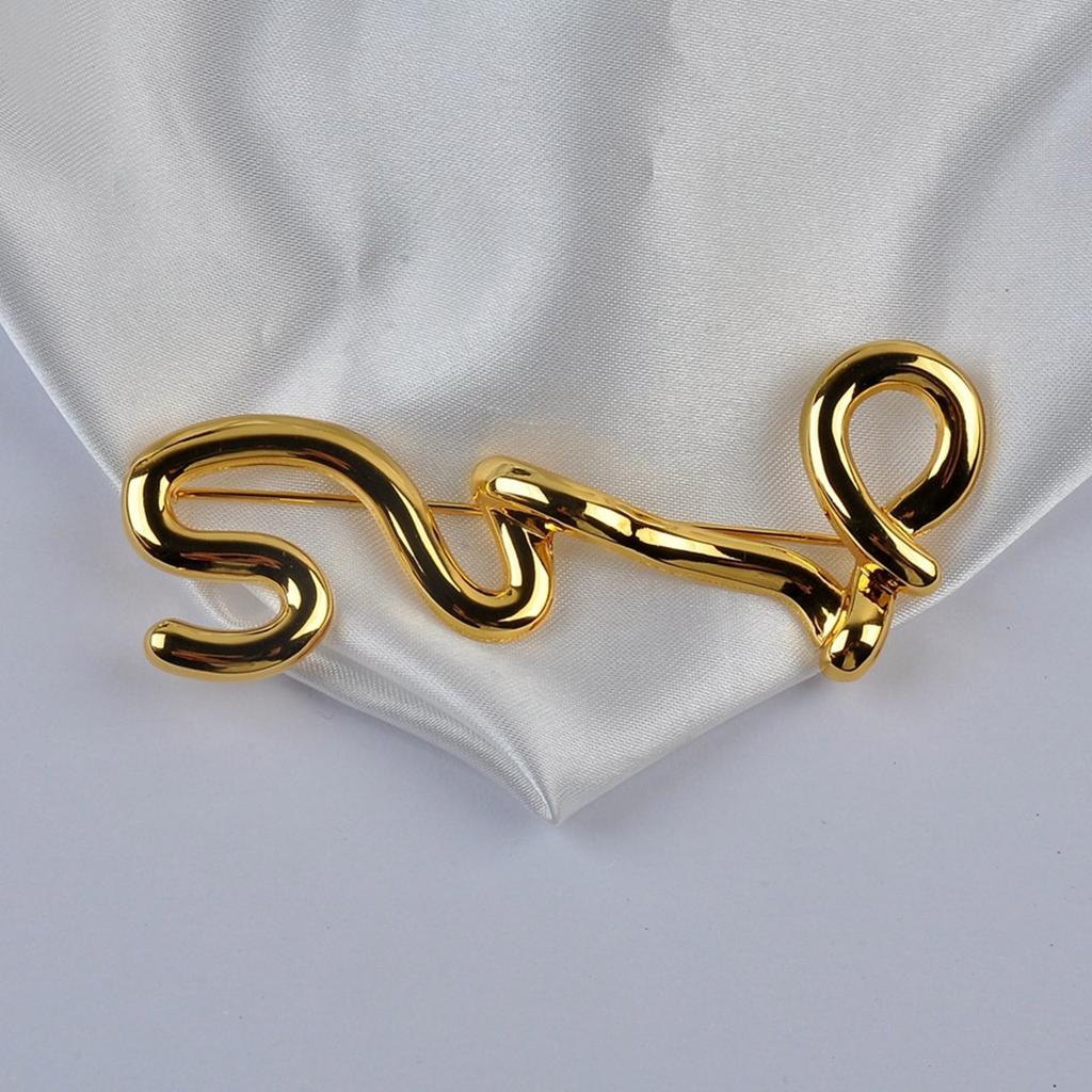Creative Personalize Letter Brooch for Unique Styles In Various Occasions With Sturdy Alloy Materials Daily Use