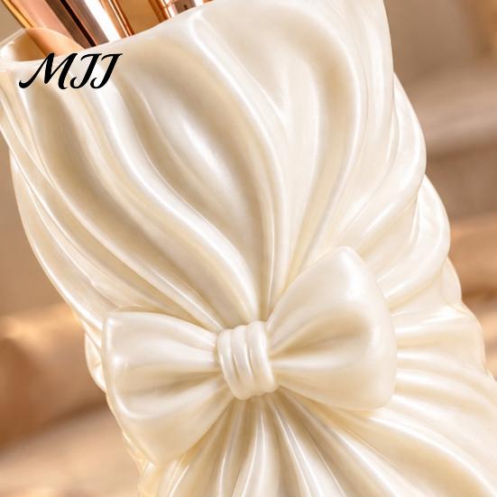 Girly Aesthetic Pen Cup 3D Printed Bow Storage Holder, Ruffled Makeup Brush Cup, Decorative Pleated Holder Desktop Organizer for Vanity Table