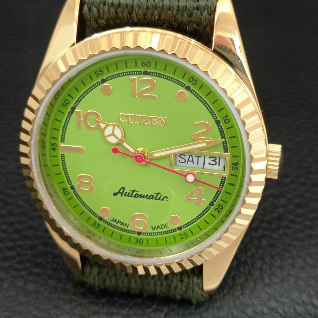 VINTAGE REFURBISHED CITIZEN AUTOMATIC 8200 JAPAN MENS GREEN DIAL WATCH a445353-1