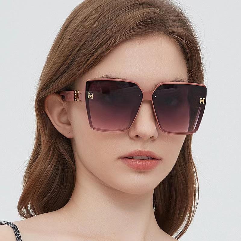 Occhiali da sole con montatura grande a forma di H, stile europeo e americano, da donna, alta moda, occhiali da sole di lusso leggero, versatili, occhiali da sole anti-ultravioletti