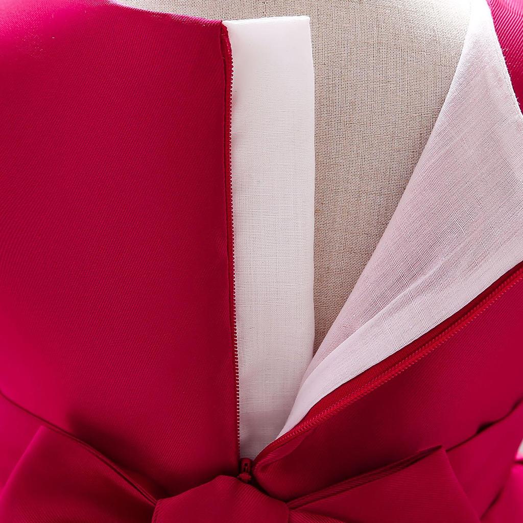 Vestito in Raso da Principessa con Fiocco per il Primo Compleanno di una Neonata