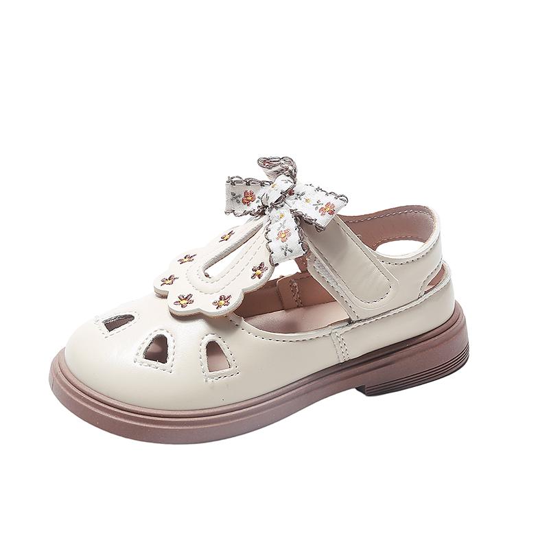 Girls Princess Sandals Hollowed-out Embroidered Children Beach Shoes Sweet Bows Floral 2025 Brand New Kids Casual Shoes Soft