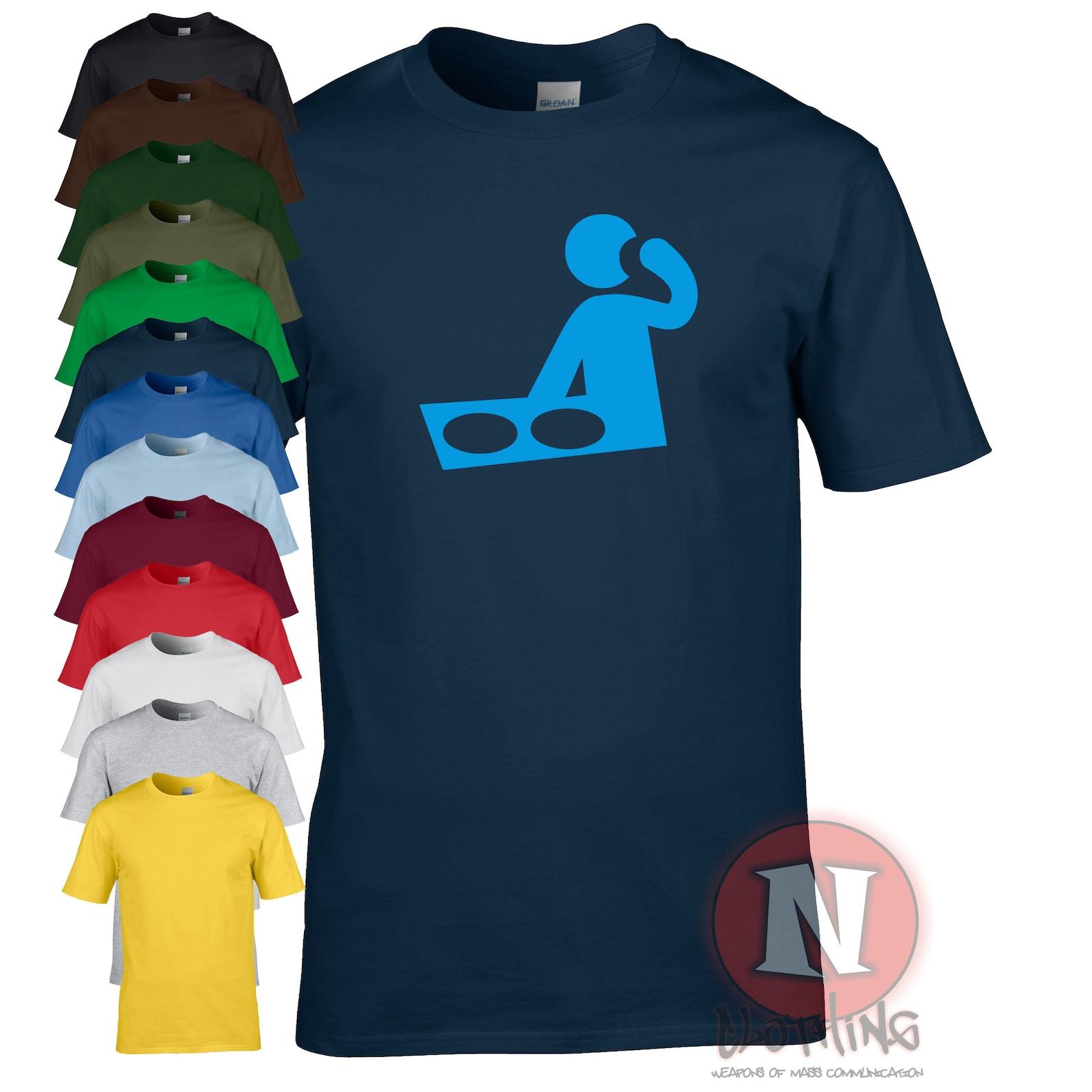 DJ graphic T-Shirt. Deejay at the turntables stylized design teeshirt 4XL