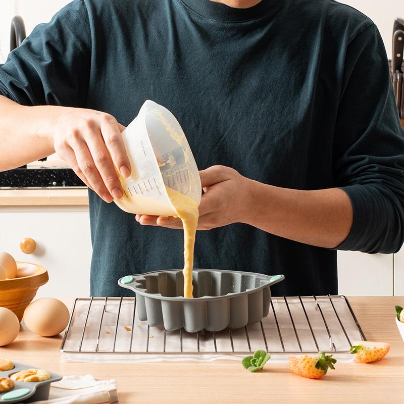 Round Silicone Cake Mold 3D Spiral Pattern Bundle Pan Nonstick Birthday Cake Pan Brownie Dessert Cake Decor DIY Baking Tool