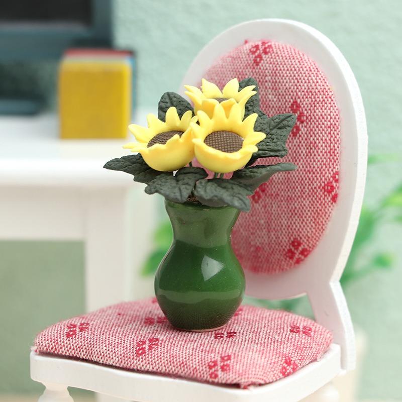 1: 12 Mini Furniture Flower Ornaments Vase Handmade Resin Sunflower Flower Pot Bonsai Model Micro Landscape Ornaments