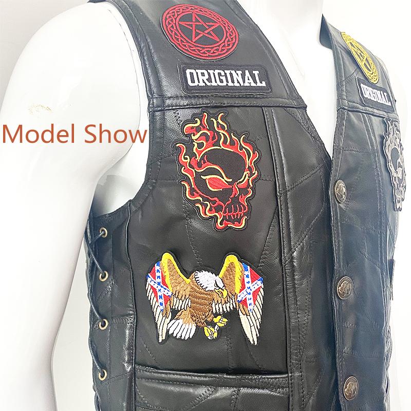 Binding Vest Leather Vest Men's Motorcycle Shoulder Four Season Cycling Clip Classic Embroidered Badge 11 Pieces of Elastic Bands Are Tied.