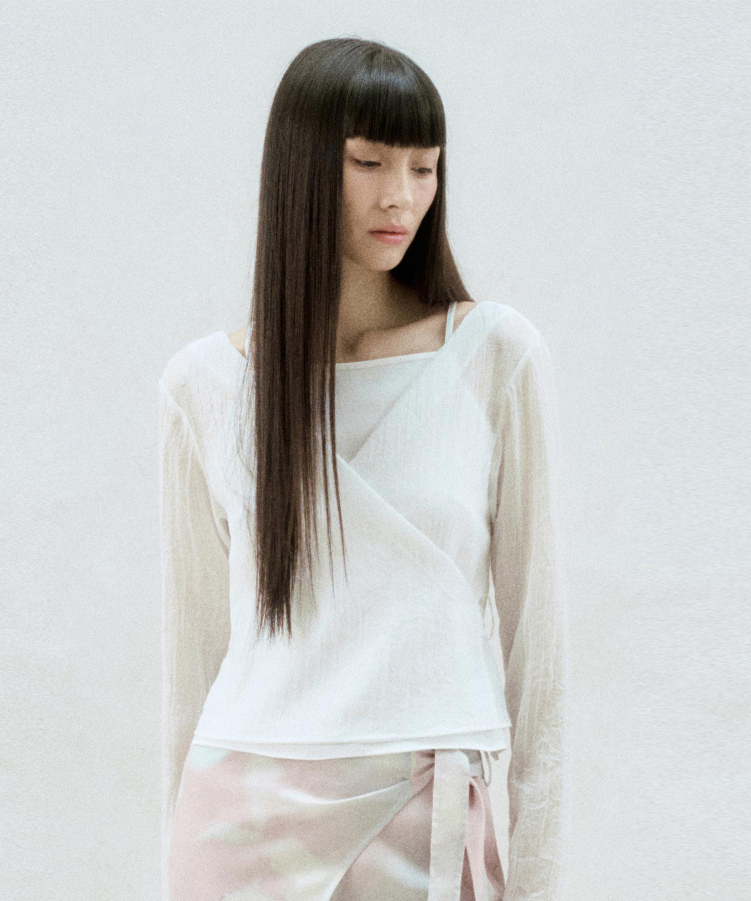 Rie Layered Sheer Plattered Top White/S_M