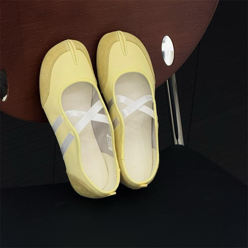 Fashion IPPEUM Tabi Sneakers Women Shoes Red Yellow 2025 New Fashion Split Toe Ballet Flats