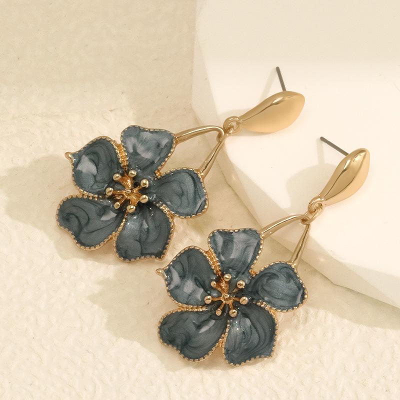 European and American Spring/Summer New Drip Oil Flower Earrings for Women Elegant Retro Palace Style Flower Earrings Earrings