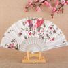 Kinesisk stil Folding Fan Hot Stamping Silke Stoff Håndholdt Fan med gullkanten blomstermønstre