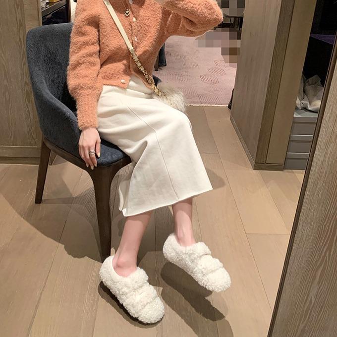 Klettverschluss vielseitiges Wort mit flauschigen Schuhen Frauen tragen 2025 neu Feenwind faul flacher Boden Samtbohnenschuhe