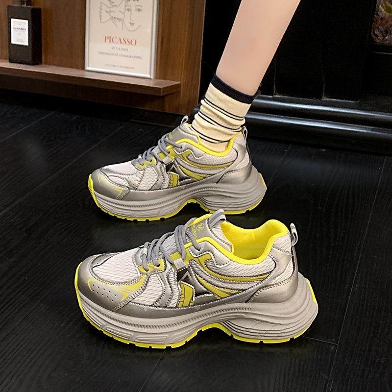 Star with the same versatile casual dad shoes women's 5 Spring Festival new color matching thick-soled heightening sports shoes