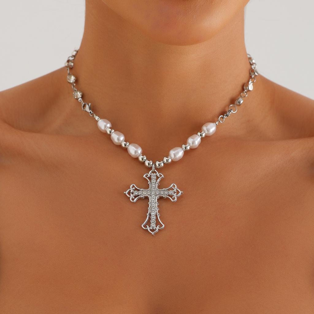 Retro Diamond-encrusted Cross Necklace, Handmade Beaded Splicing Necklace, New In the Season