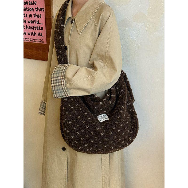 Tote Bag with Large Capacity, Retro Style, for Commuting, Single Shoulder Strap, Crossbody Design