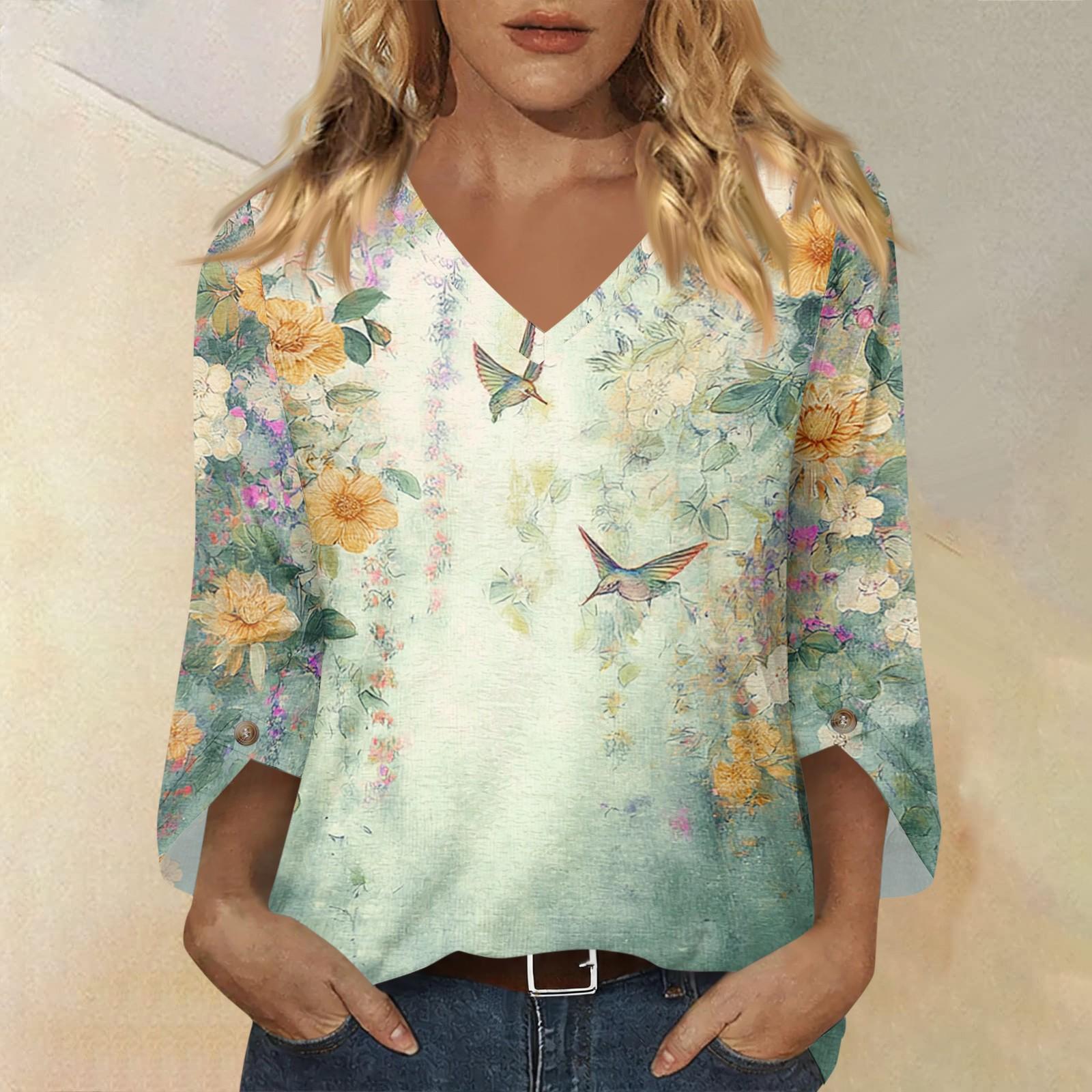 

Women’s Casual V Neck Three Quarter Sleeve Floral Printed Top Relaxed Fit Lightweight Blouse for Daily Wear M