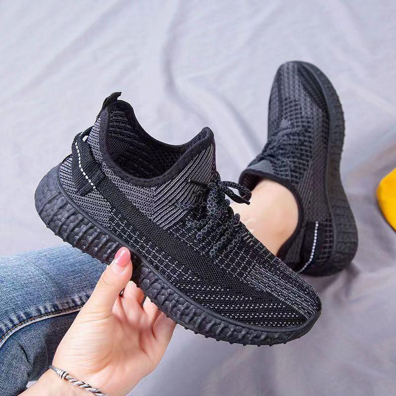 2025 New Style Shoes Casual Men Shoes Soft Sole Breathable Fashionable Light Slipper Women Shoes Single-layer Shoes
