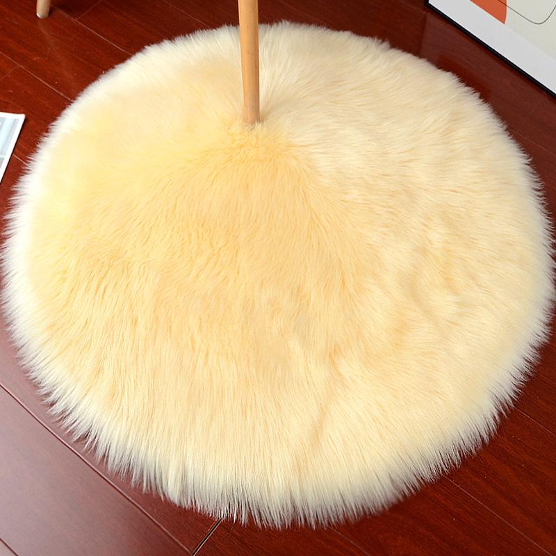 Round Fluffy Velvet Faux Wool Carpet for Bedroom, Sofa, or Chair