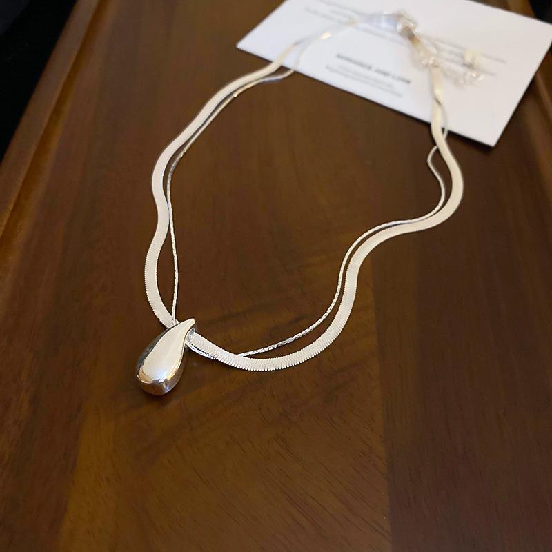 Retro Irregular Bow & Heart Tassel Necklace - Cool Versatile Clavicle Chain for Autumn & Winter