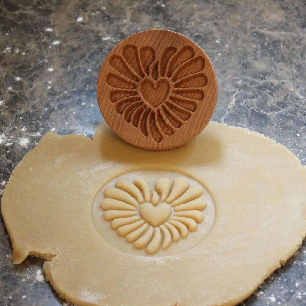Holz Ausstechform Ausstecher Kekse Stempel Niedlicher Tannenzapfen Blume 3D Kuchen Prägeform Lebkuchen Gebäck- und Backzubehör