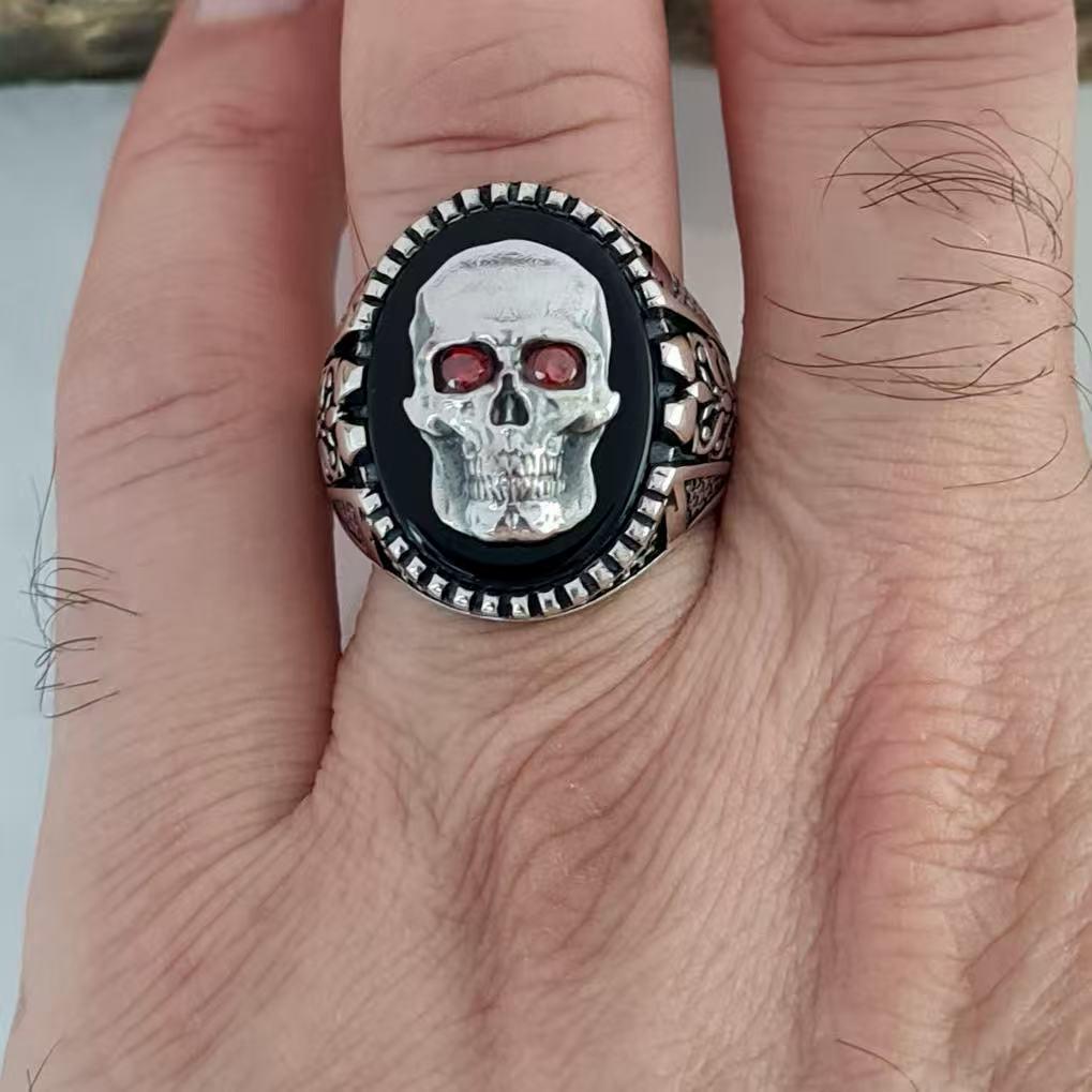 Men's Carved Skull Retro Ring - Super Eco-Friendly Alloy