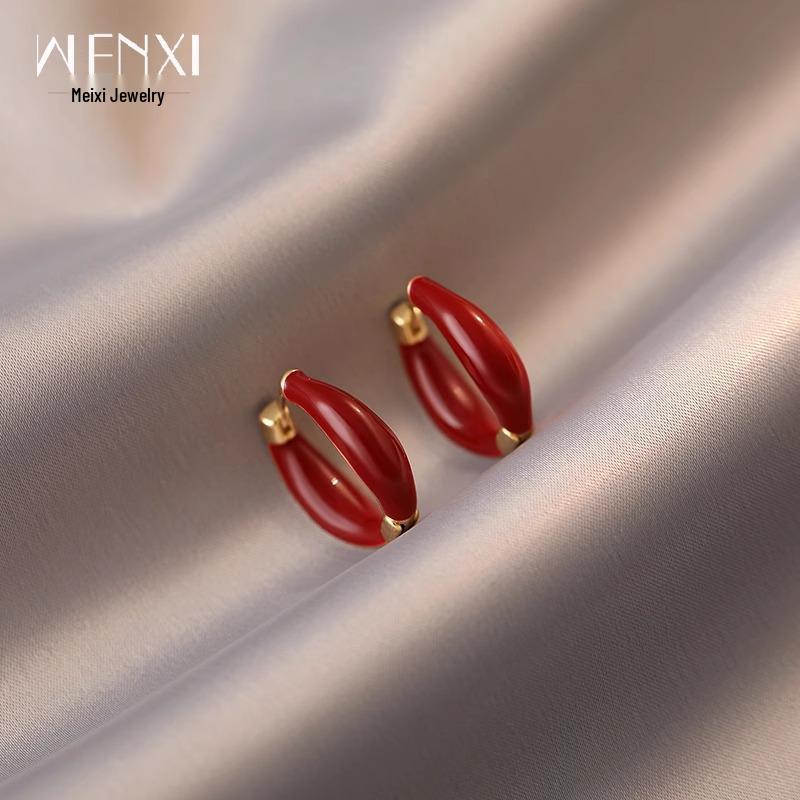 Zhou Yutong Red Drip Glaze Earrings: High-End, Niche Design, Light Luxury, Perfect for Autumn/Winter.