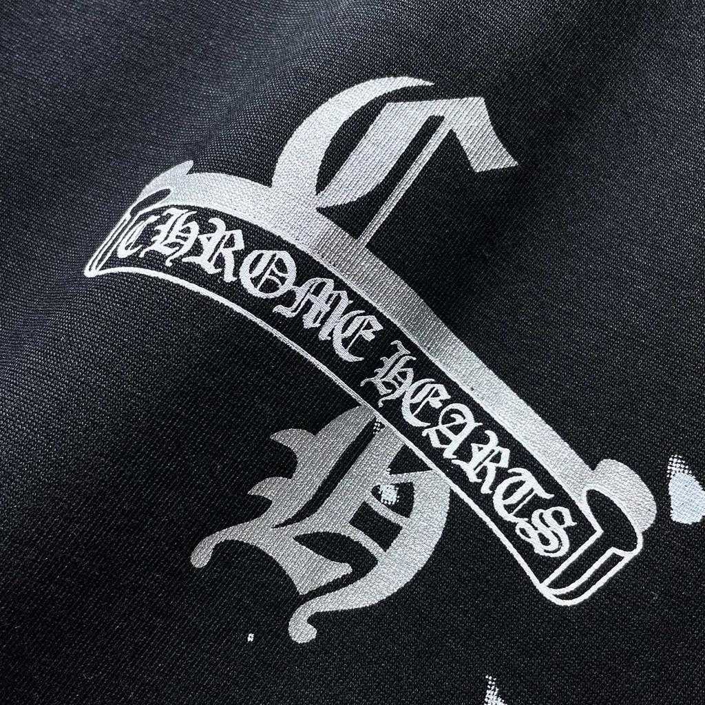 8735 CHROME HEARTS Léto 2026 Nové Vysoce Kvalitní Bavlna Kulatý Výstřih Volné Velký Rozměr Pánské a Dámské Tričko Pár Tričko