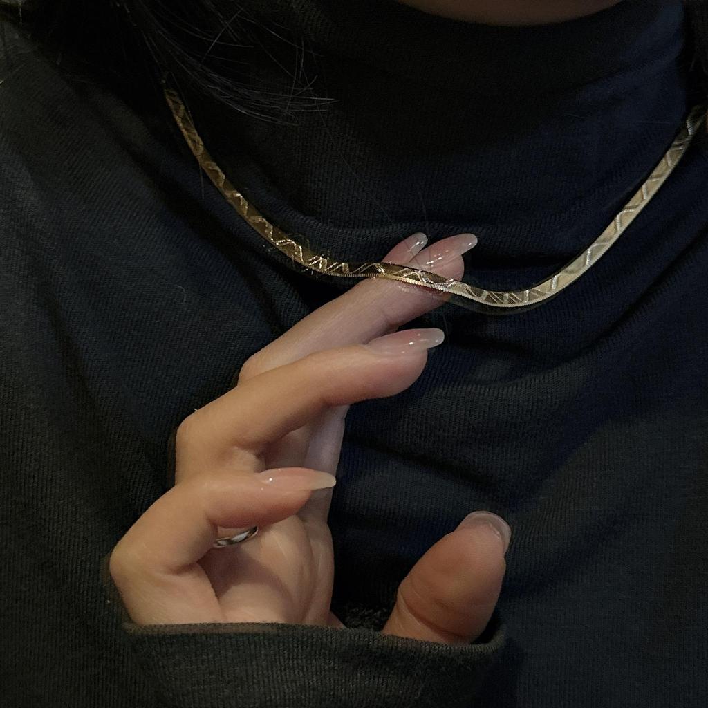 S925 Sterling Silver Korean Style Embossed Snake Bone Necklace: Chic Trendy Clavicle Chain