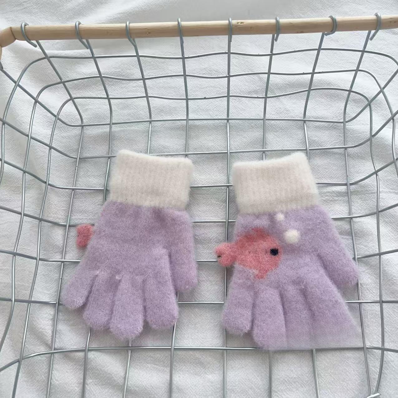 

Cartoon Little Fish Full-finger Gloves for Children and Middle Aged Children New Warm and Cute Children s Full Finger Gloves for Autumn and Winter one size