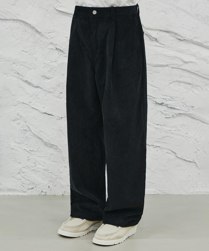 SIGNATURE Single-Pleat Corduroy Wide Pants [Black]