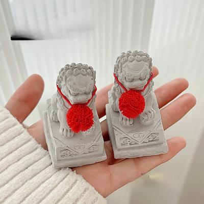 Stadthaus Steinlöwe Ein Paar Zement Tischplatte Kleine Ornamente Miniatur Schau auf den Türgott Tier Löwe Neujahrsdekorationen