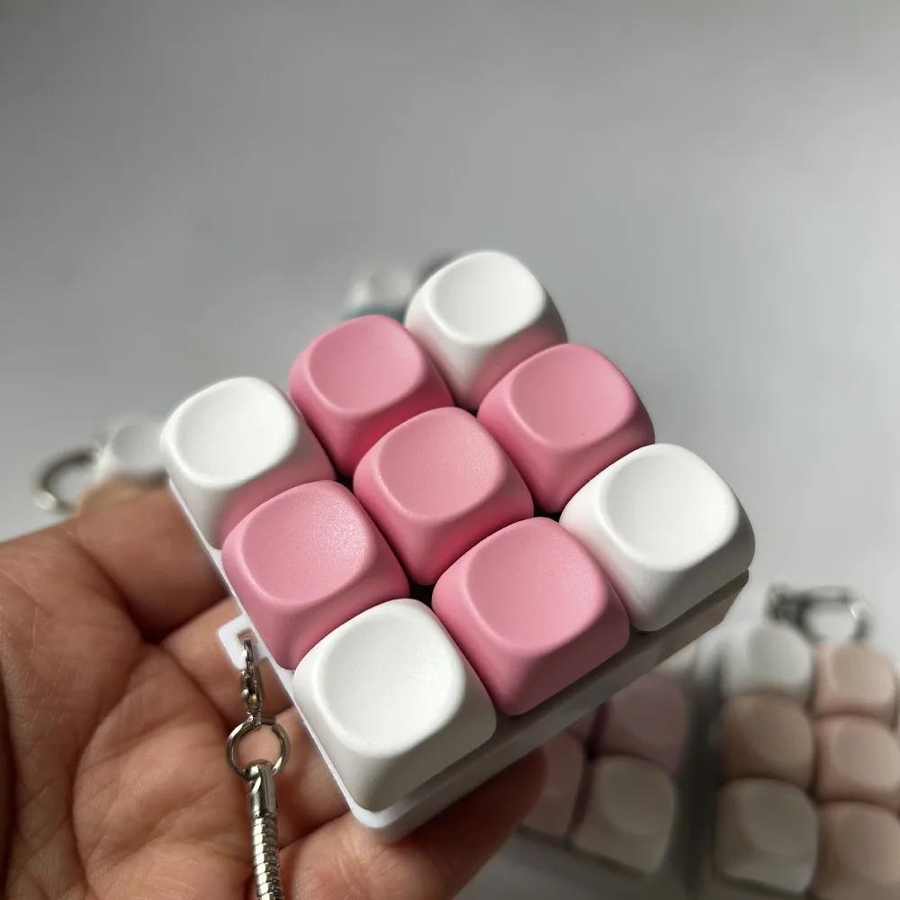 New Fidget Keychain DIY Keyboard Fidget Keychain Keys Button Relief Stress Finger Keyboard Cap 4/9Keys Pass The Time Clicker Toy