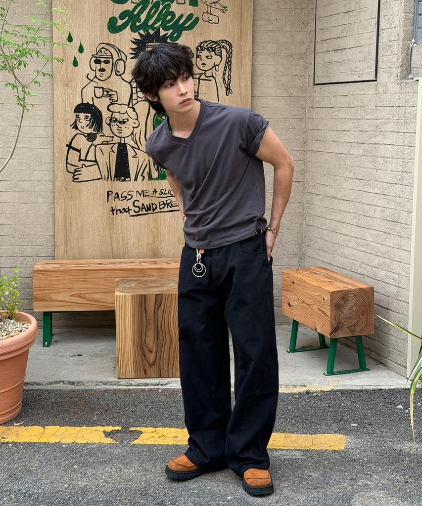 SIGNATURE Twist Curved Cotton Pants [Black]