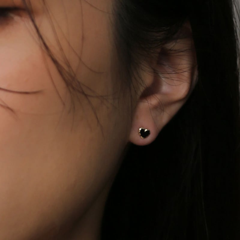 JUDY AND PAUL [14K GOLD] Lovely Small Black Heart Point Yellow Gold Earrings