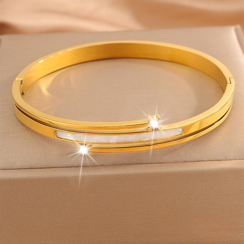 Light Luxury Shell Buckle Exquisite High-end Women s Jewelry Bracelet 17CM