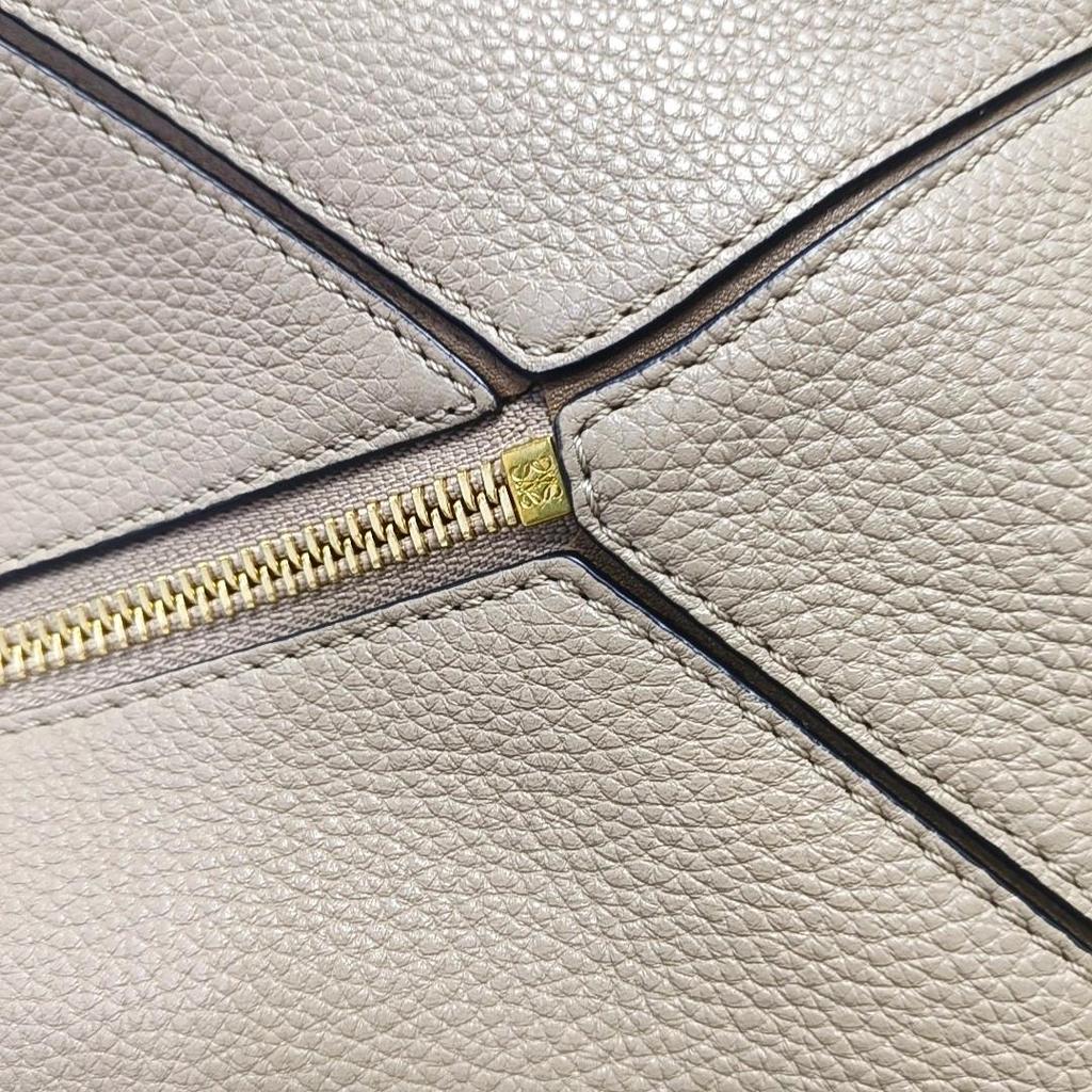 [Gebraucht] Loewe Kleine Puzzle Edge Tasche 'Taupe' - Gut #4XUINF