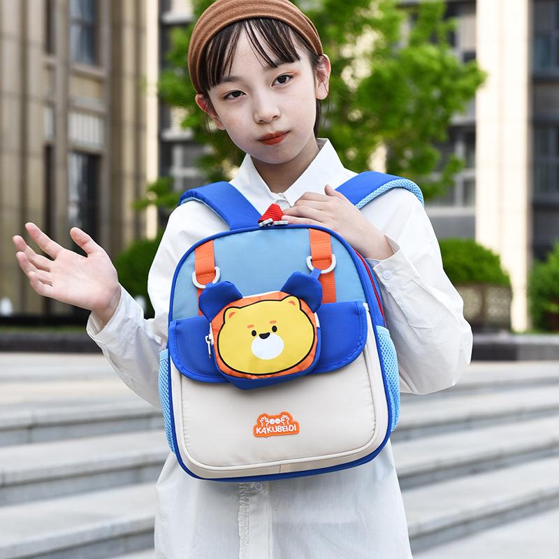 New cartoon kindergarten backpack lightweight casual children's schoolbag backpack