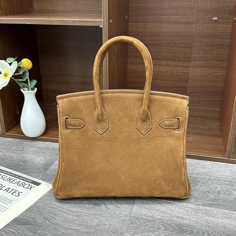 

2025 Новий стиль Натуральна шкіра Верхній шар Коров яча шкіра Овчина 2025CM Ретро Бронзовий ланцюжок Жіноча сумка кросбоді 25CM коричневий