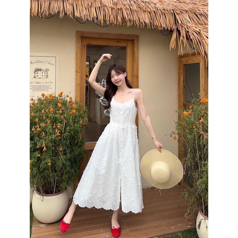 Kumikumi French Style Retro White Sling Dress Women Summer Heavy Industry Embroidery Chic Waist Hugging Slimming Long Dress