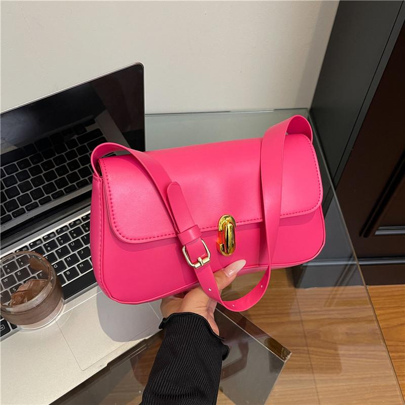 

Portable underarm women s small square bag personalized trendy new lock fashionable retro underarm shoulder розы красного