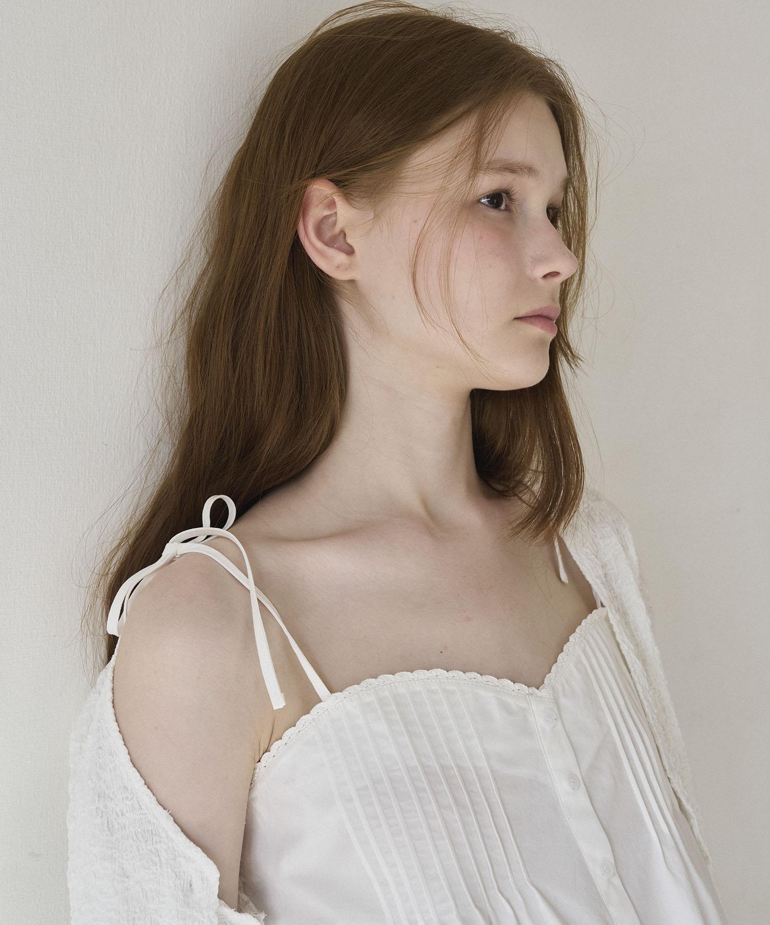 Soire Lace Tuck Sleeveless Blouse - White
