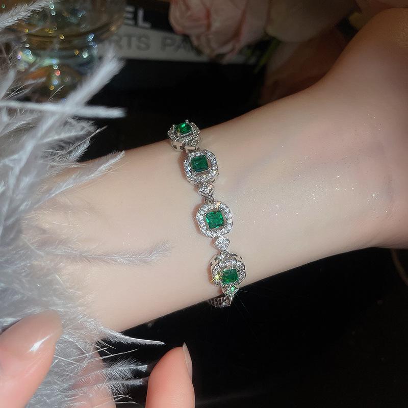 High-End Zircon Floral Heart Bracelet - Luxurious Sparkle for Women