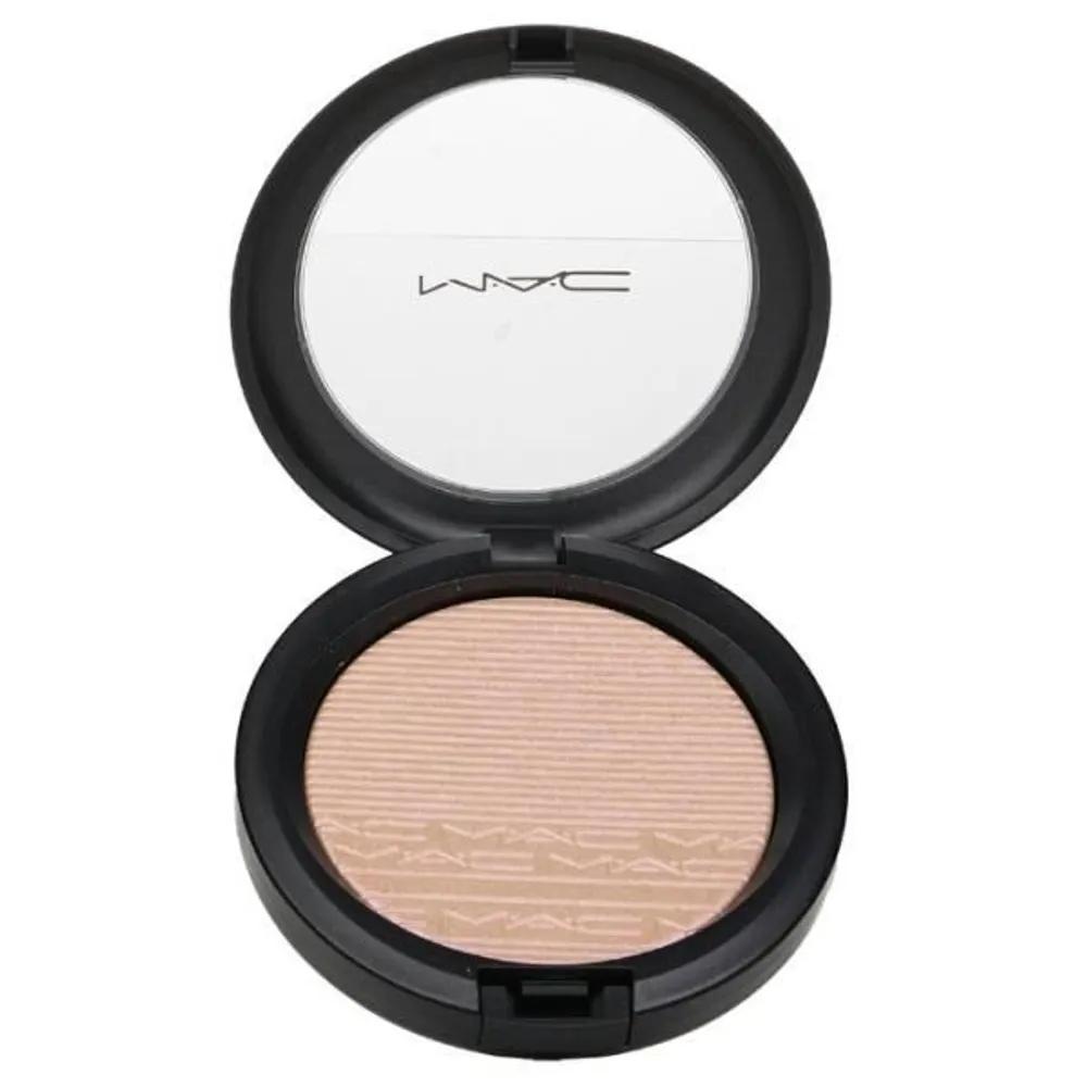MAC Extra Dimension Skinfinish Show Gold 9г Хайлайтер