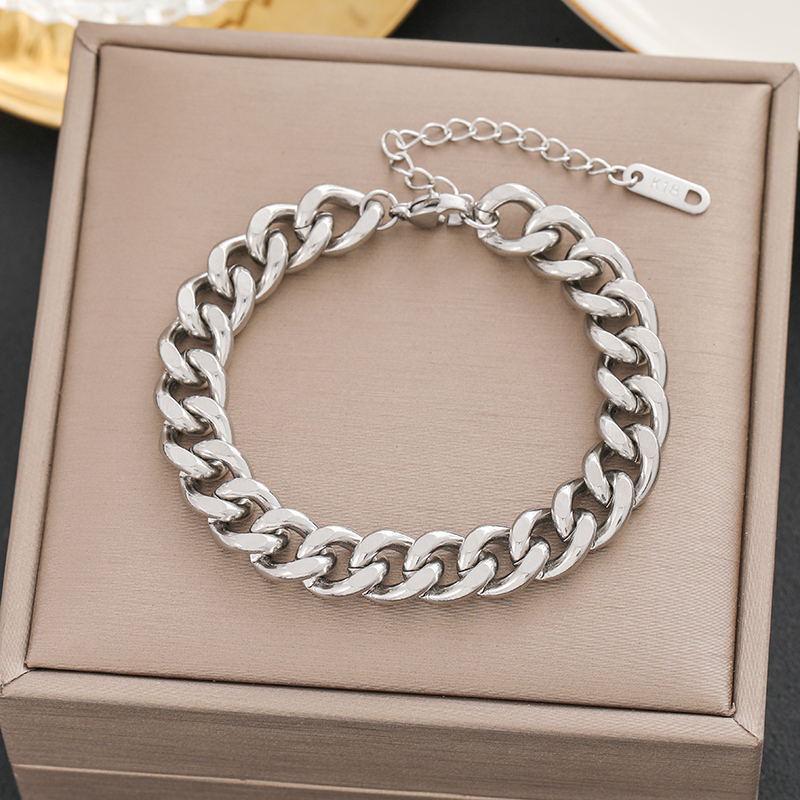 Women's Fashion Titanium Steel Bracelet: Elegant Japanese & Korean Design, Non-Fading Stainless Steel, Versatile Jewelry.