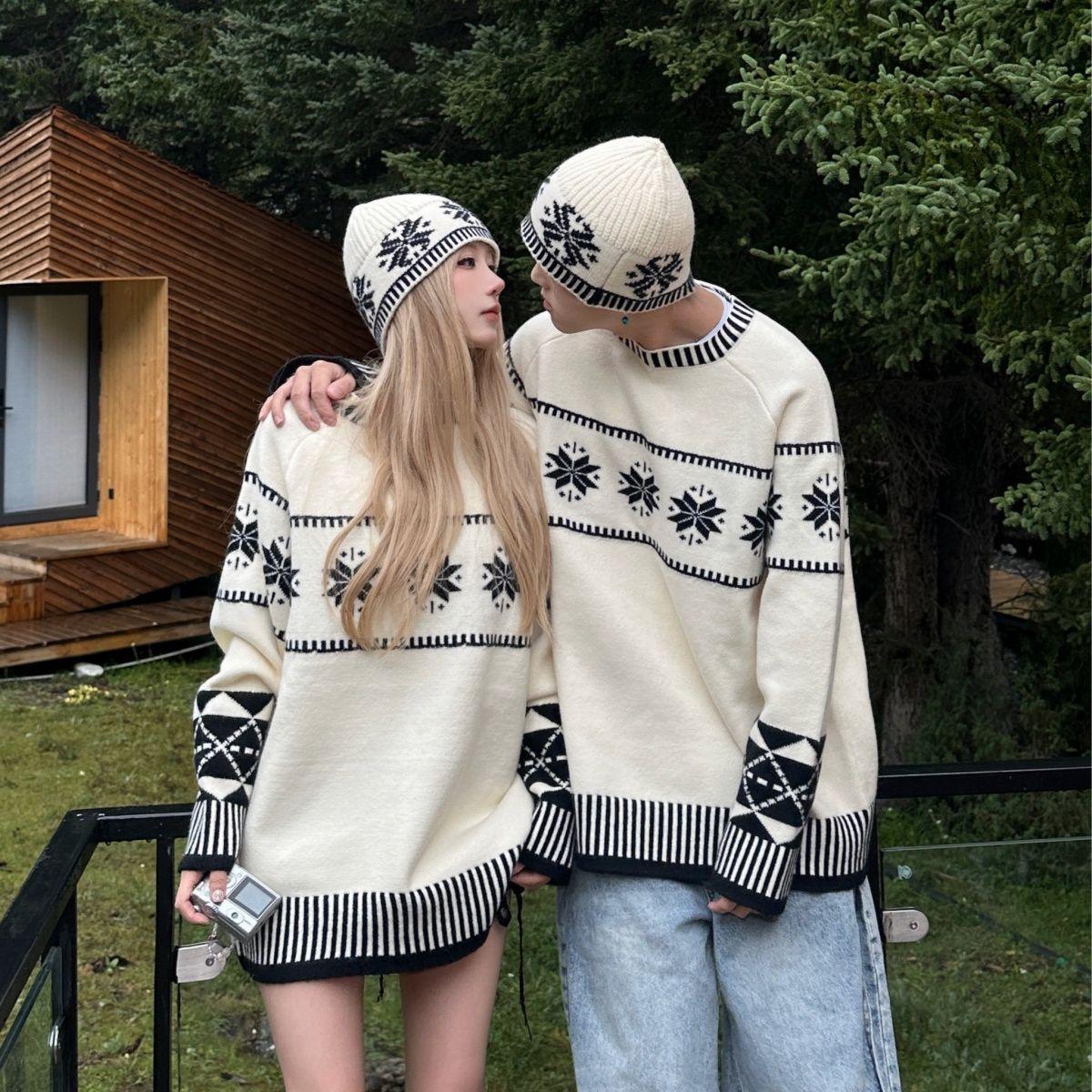 

2025 Trendy Loose Fit Couple Sweater: Autumn/Winter Style, Cozy & Slimming Knitwear L