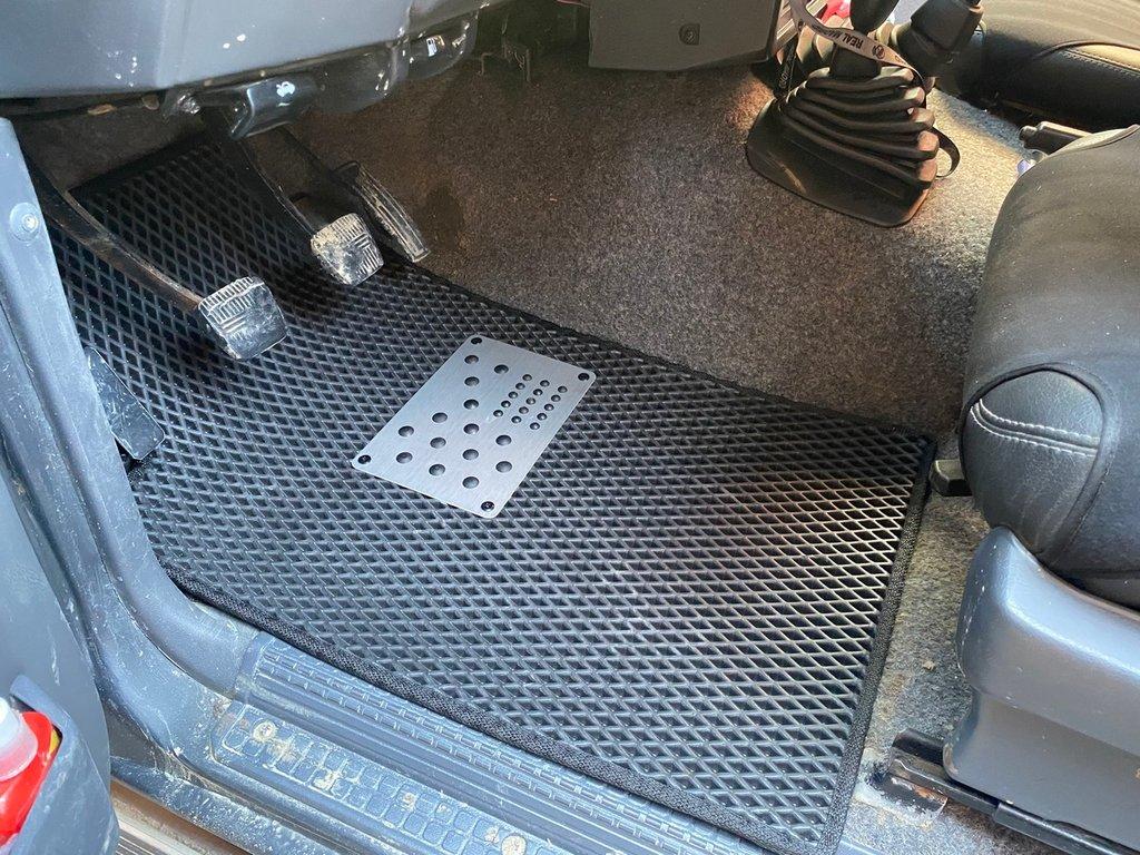 

Килимки EVA (чорні) Короткий, 5 штук (передні та задні) для Nissan Patrol Y60 1988-1997 рр.